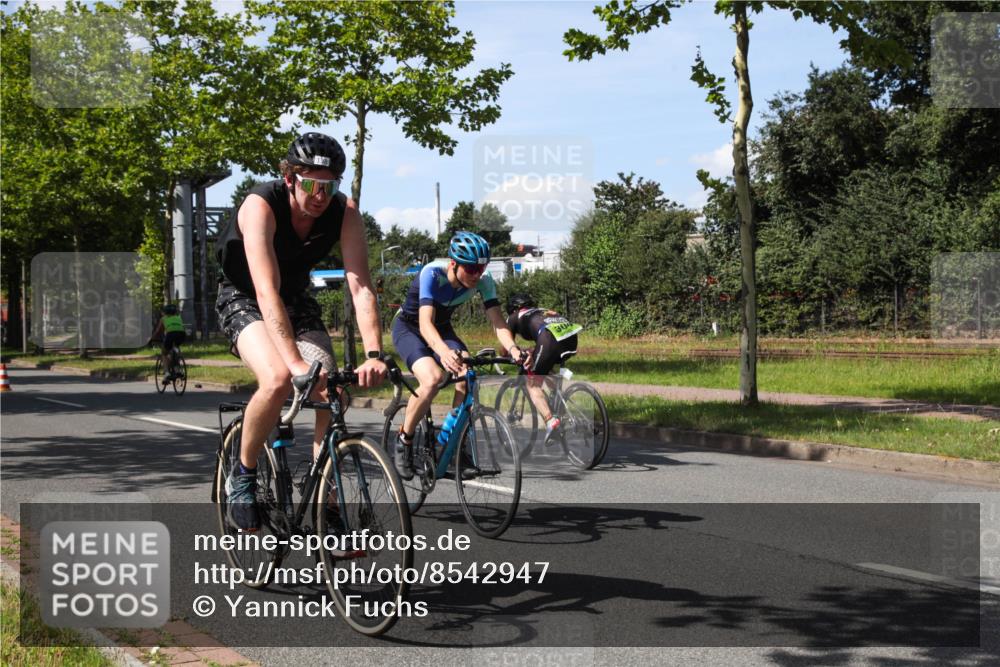 10.08.2025 - GEWOBA Citytriathlon Bremen Yannick Fuchs http://msf.ph/oto/8542947 10.08.2025 14:33:33 Radfahren 2, 25, 48, 74, 138, 440, 514, 518, 519 meine-sportfotos.de