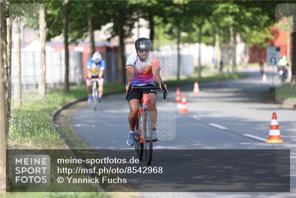 10.08.2025 - GEWOBA Citytriathlon Bremen Yannick Fuchs http://msf.ph/oto/8542968 10.08.2025 10:43:15 Radfahren 27, 51, 149, 415 meine-sportfotos.de