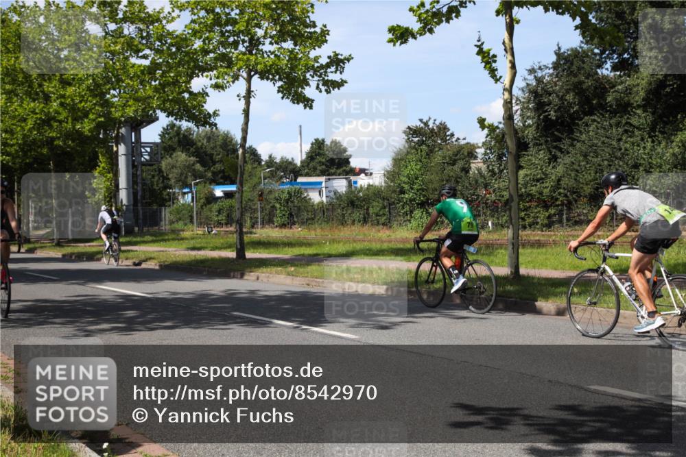 10.08.2025 - GEWOBA Citytriathlon Bremen Yannick Fuchs http://msf.ph/oto/8542970 10.08.2025 14:33:36 Radfahren 2, 25, 48, 74, 138, 440, 514, 518, 519 meine-sportfotos.de