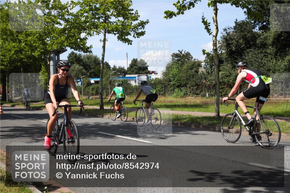 10.08.2025 - GEWOBA Citytriathlon Bremen Yannick Fuchs http://msf.ph/oto/8542974 10.08.2025 14:33:37 Radfahren 2, 25, 48, 74, 138, 440, 514, 519 meine-sportfotos.de