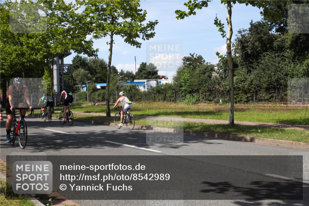 10.08.2025 - GEWOBA Citytriathlon Bremen Yannick Fuchs http://msf.ph/oto/8542989 10.08.2025 14:33:38 Radfahren 2, 25, 48, 74, 138, 440, 514, 519, 522 meine-sportfotos.de