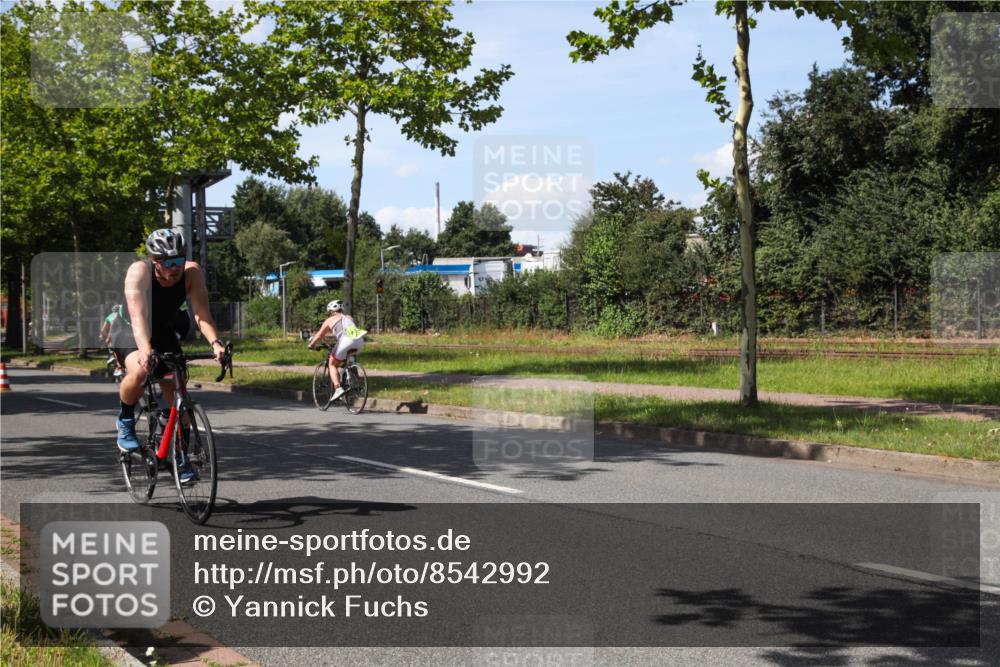10.08.2025 - GEWOBA Citytriathlon Bremen Yannick Fuchs http://msf.ph/oto/8542992 10.08.2025 14:33:39 Radfahren 2, 25, 48, 65, 138, 440, 514, 519, 522 meine-sportfotos.de