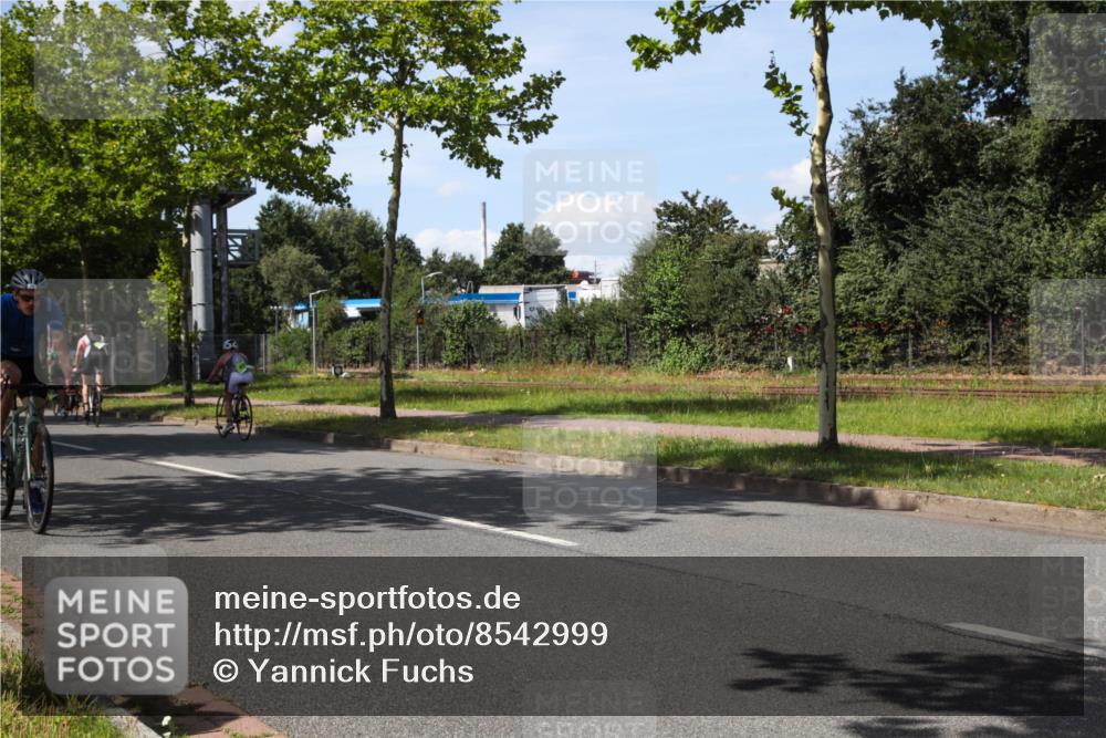 10.08.2025 - GEWOBA Citytriathlon Bremen Yannick Fuchs http://msf.ph/oto/8542999 10.08.2025 14:33:39 Radfahren 2, 25, 48, 65, 138, 440, 514, 519, 522 meine-sportfotos.de