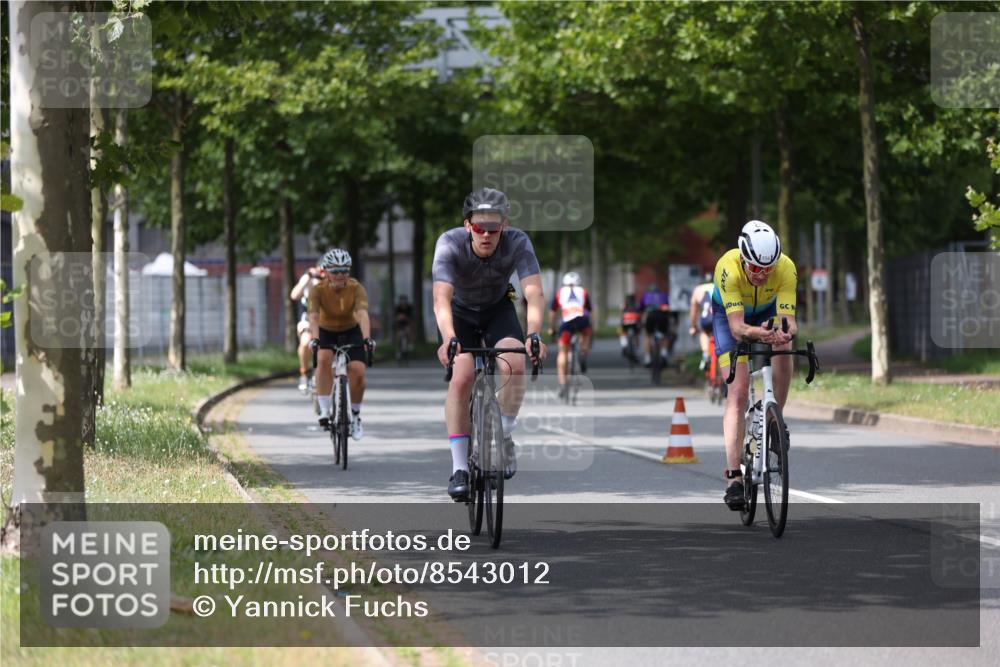 10.08.2025 - GEWOBA Citytriathlon Bremen Yannick Fuchs http://msf.ph/oto/8543012 10.08.2025 12:49:45 Radfahren 552, 560, 637, 648, 666, 688, 689, 692, 715, 741, 841, 856, 873, 922 meine-sportfotos.de