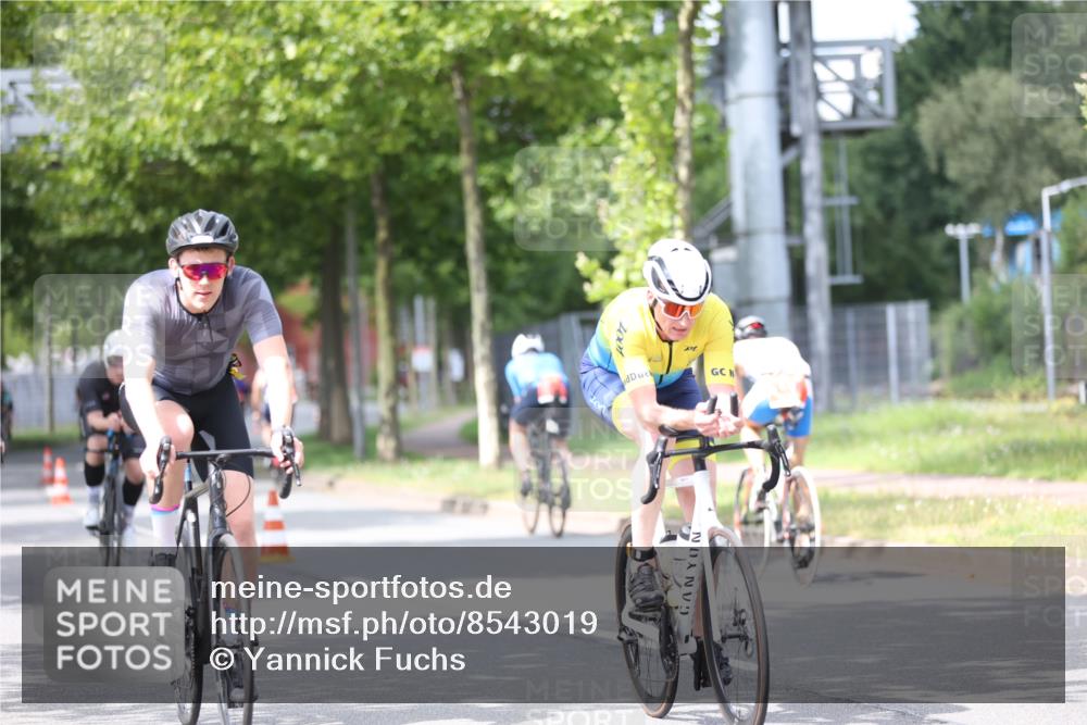 10.08.2025 - GEWOBA Citytriathlon Bremen Yannick Fuchs http://msf.ph/oto/8543019 10.08.2025 12:49:45 Radfahren 552, 560, 637, 648, 666, 688, 689, 692, 715, 741, 841, 856, 873, 922 meine-sportfotos.de