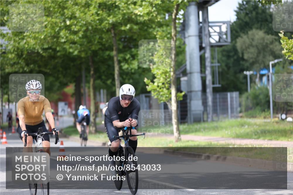 10.08.2025 - GEWOBA Citytriathlon Bremen Yannick Fuchs http://msf.ph/oto/8543033 10.08.2025 12:49:46 Radfahren 552, 637, 648, 666, 688, 689, 692, 715, 741, 856, 873, 922 meine-sportfotos.de