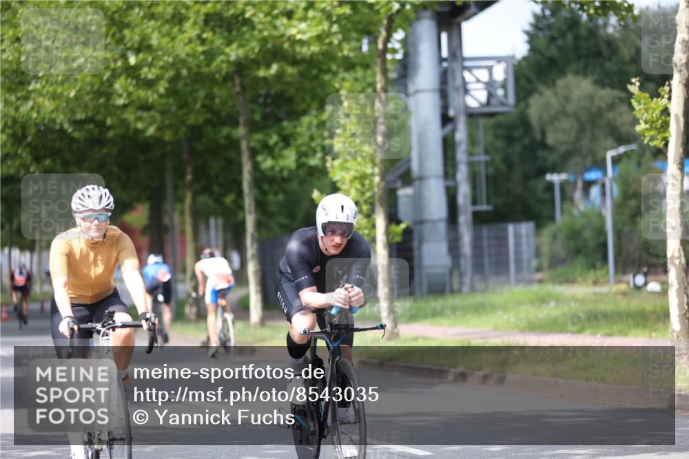10.08.2025 - GEWOBA Citytriathlon Bremen Yannick Fuchs http://msf.ph/oto/8543035 10.08.2025 12:49:46 Radfahren 552, 637, 648, 666, 688, 689, 692, 715, 741, 856, 873, 922 meine-sportfotos.de