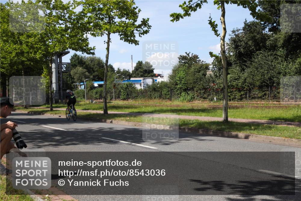 10.08.2025 - GEWOBA Citytriathlon Bremen Yannick Fuchs http://msf.ph/oto/8543036 10.08.2025 14:33:44 Radfahren 2, 25, 48, 65, 440, 514, 522 meine-sportfotos.de
