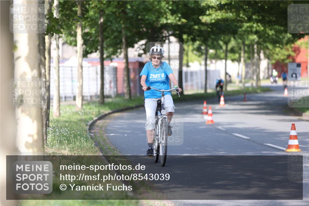 10.08.2025 - GEWOBA Citytriathlon Bremen Yannick Fuchs http://msf.ph/oto/8543039 10.08.2025 10:43:24 Radfahren 27, 51, 53, 361, 415, 422 meine-sportfotos.de
