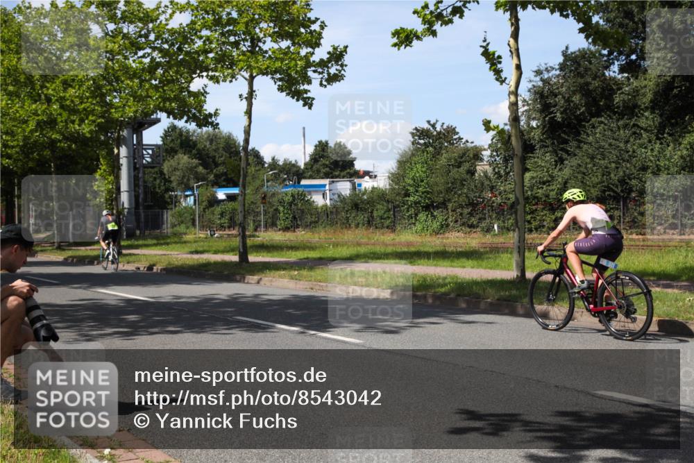10.08.2025 - GEWOBA Citytriathlon Bremen Yannick Fuchs http://msf.ph/oto/8543042 10.08.2025 14:33:45 Radfahren 2, 25, 48, 65, 92, 514, 522 meine-sportfotos.de