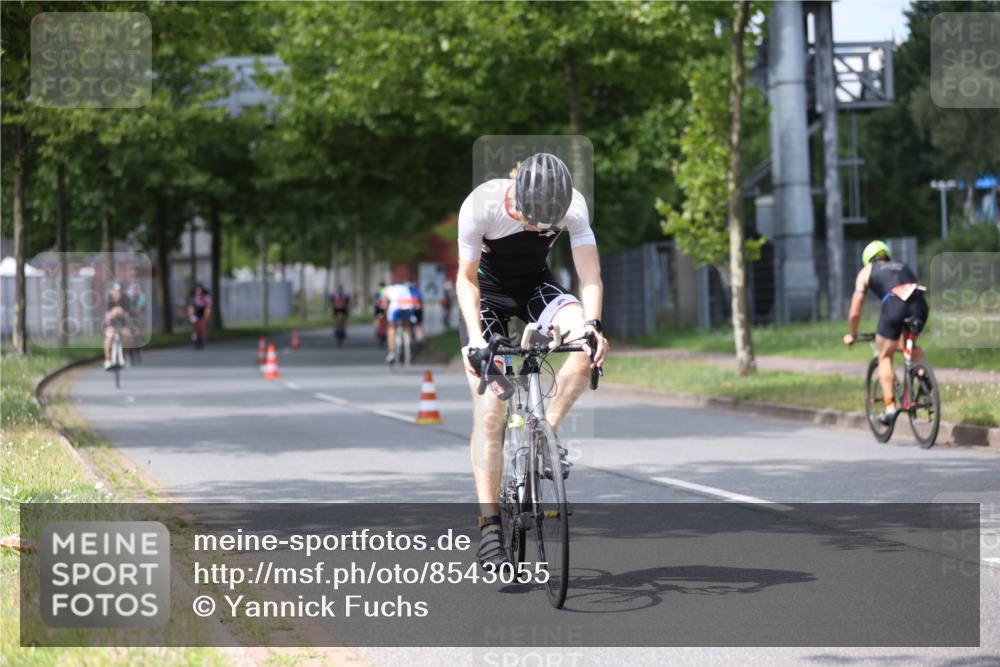 10.08.2025 - GEWOBA Citytriathlon Bremen Yannick Fuchs http://msf.ph/oto/8543055 10.08.2025 12:49:48 Radfahren 552, 637, 648, 666, 688, 689, 692, 715, 741, 856, 873, 922, 959 meine-sportfotos.de