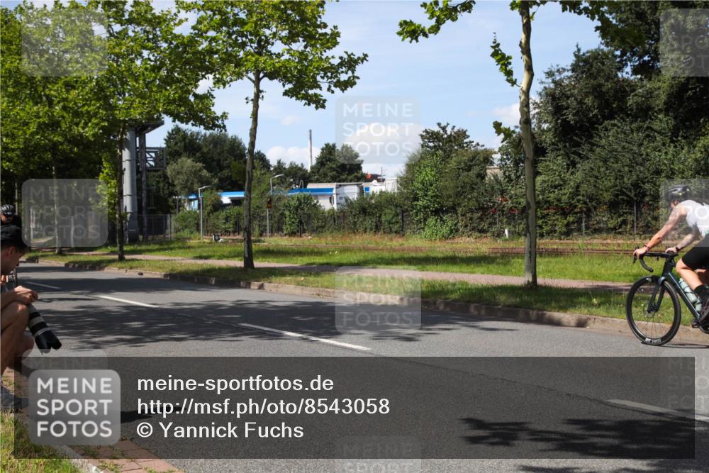 10.08.2025 - GEWOBA Citytriathlon Bremen Yannick Fuchs http://msf.ph/oto/8543058 10.08.2025 14:33:49 Radfahren 25, 48, 55, 65, 92, 514, 522 meine-sportfotos.de