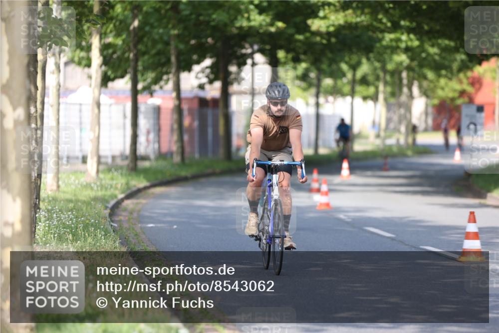 10.08.2025 - GEWOBA Citytriathlon Bremen Yannick Fuchs http://msf.ph/oto/8543062 10.08.2025 10:43:29 Radfahren 27, 53, 217, 361, 422 meine-sportfotos.de