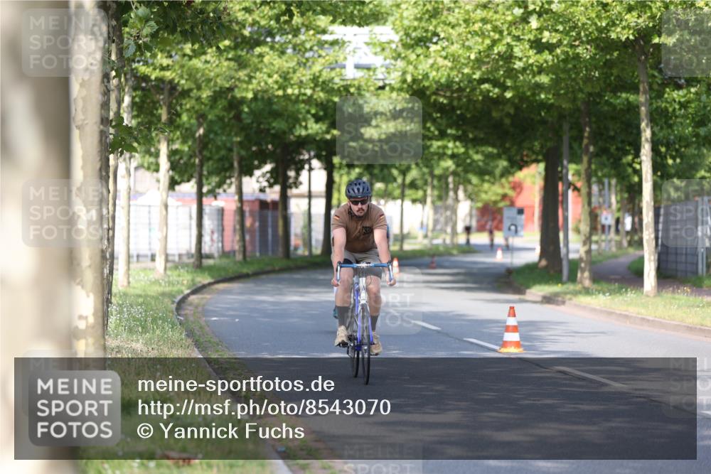 10.08.2025 - GEWOBA Citytriathlon Bremen Yannick Fuchs http://msf.ph/oto/8543070 10.08.2025 10:43:29 Radfahren 27, 53, 217, 361, 422 meine-sportfotos.de