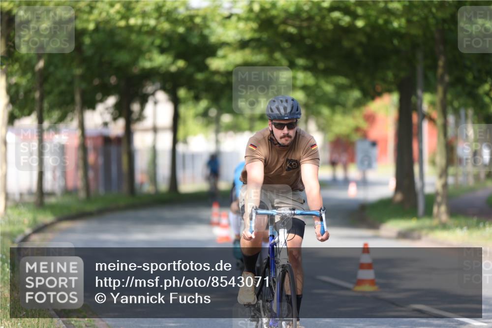 10.08.2025 - GEWOBA Citytriathlon Bremen Yannick Fuchs http://msf.ph/oto/8543071 10.08.2025 10:43:30 Radfahren 27, 53, 217, 361, 422 meine-sportfotos.de