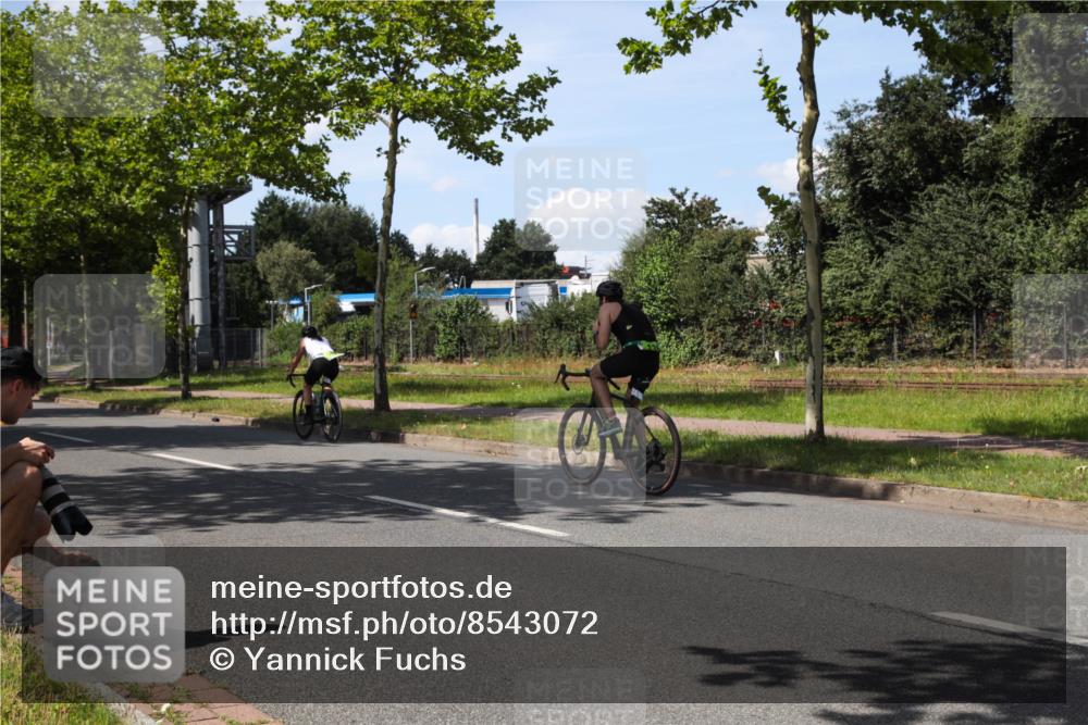 10.08.2025 - GEWOBA Citytriathlon Bremen Yannick Fuchs http://msf.ph/oto/8543072 10.08.2025 14:33:51 Radfahren 25, 48, 55, 65, 92, 151, 388, 507, 514, 522 meine-sportfotos.de