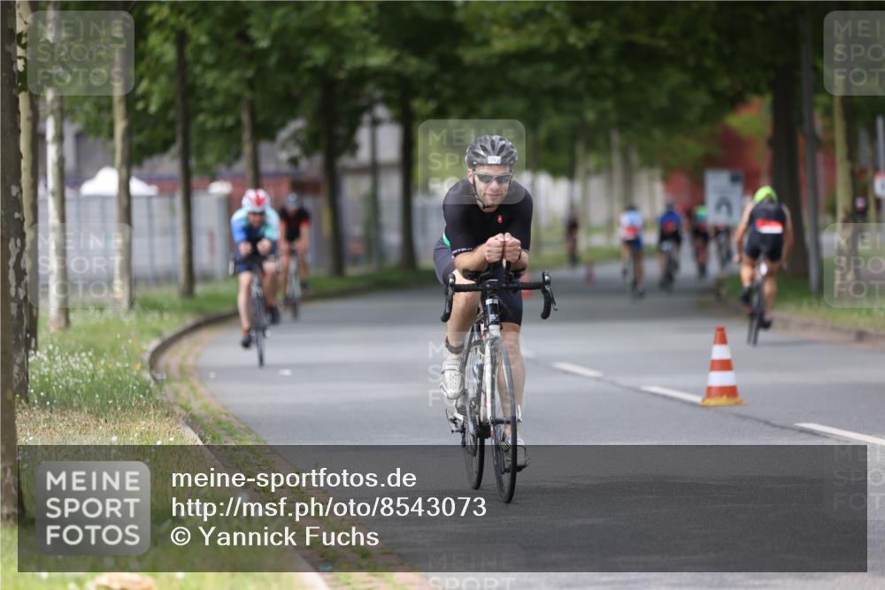 10.08.2025 - GEWOBA Citytriathlon Bremen Yannick Fuchs http://msf.ph/oto/8543073 10.08.2025 12:49:50 Radfahren 552, 637, 648, 666, 688, 689, 692, 715, 741, 856, 873, 922, 959 meine-sportfotos.de