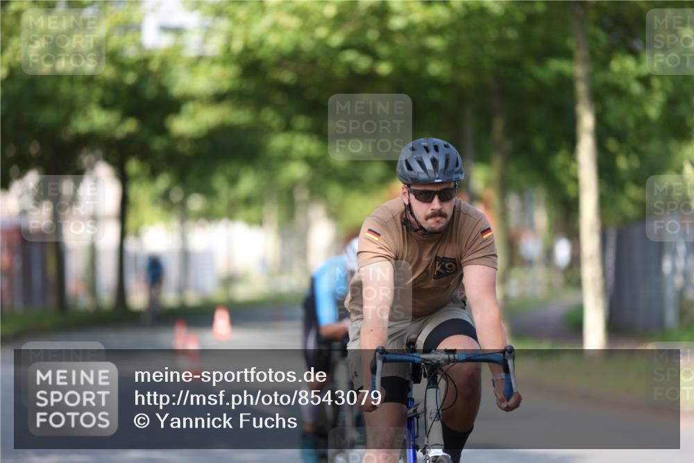10.08.2025 - GEWOBA Citytriathlon Bremen Yannick Fuchs http://msf.ph/oto/8543079 10.08.2025 10:43:30 Radfahren 27, 53, 217, 361, 422 meine-sportfotos.de