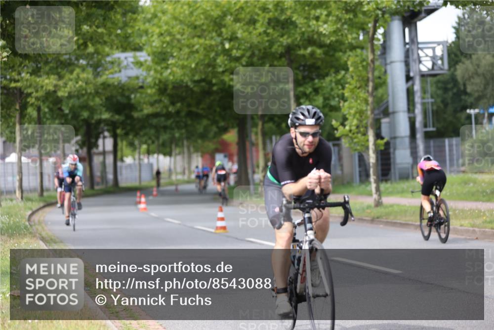 10.08.2025 - GEWOBA Citytriathlon Bremen Yannick Fuchs http://msf.ph/oto/8543088 10.08.2025 12:49:51 Radfahren 552, 637, 648, 666, 688, 689, 692, 715, 741, 856, 873, 922, 959 meine-sportfotos.de