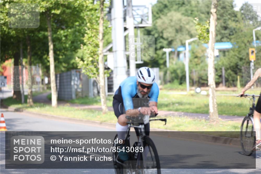 10.08.2025 - GEWOBA Citytriathlon Bremen Yannick Fuchs http://msf.ph/oto/8543089 10.08.2025 10:43:31 Radfahren 27, 53, 217, 361, 422 meine-sportfotos.de