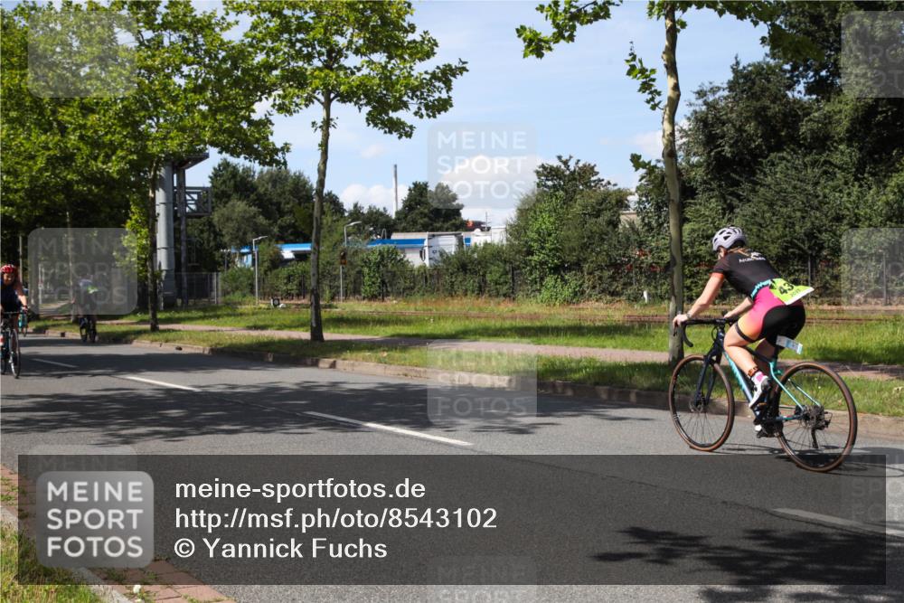 10.08.2025 - GEWOBA Citytriathlon Bremen Yannick Fuchs http://msf.ph/oto/8543102 10.08.2025 14:34:03 Radfahren 55, 65, 92, 151, 364, 388, 451, 507, 515, 522, 530 meine-sportfotos.de