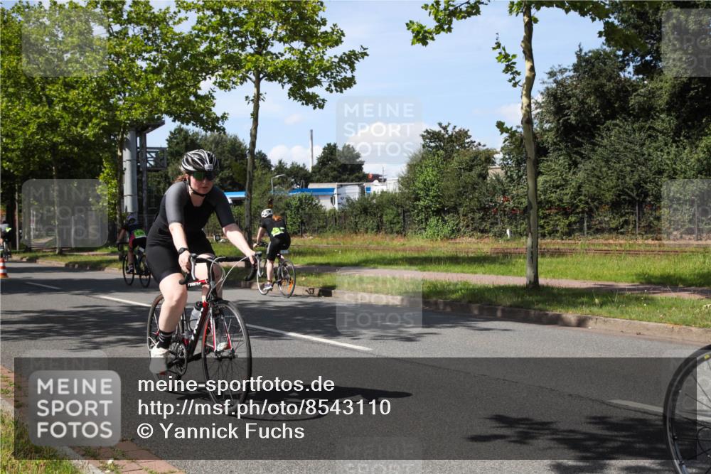 10.08.2025 - GEWOBA Citytriathlon Bremen Yannick Fuchs http://msf.ph/oto/8543110 10.08.2025 14:34:05 Radfahren 55, 92, 151, 214, 364, 388, 424, 451, 507, 515, 530 meine-sportfotos.de