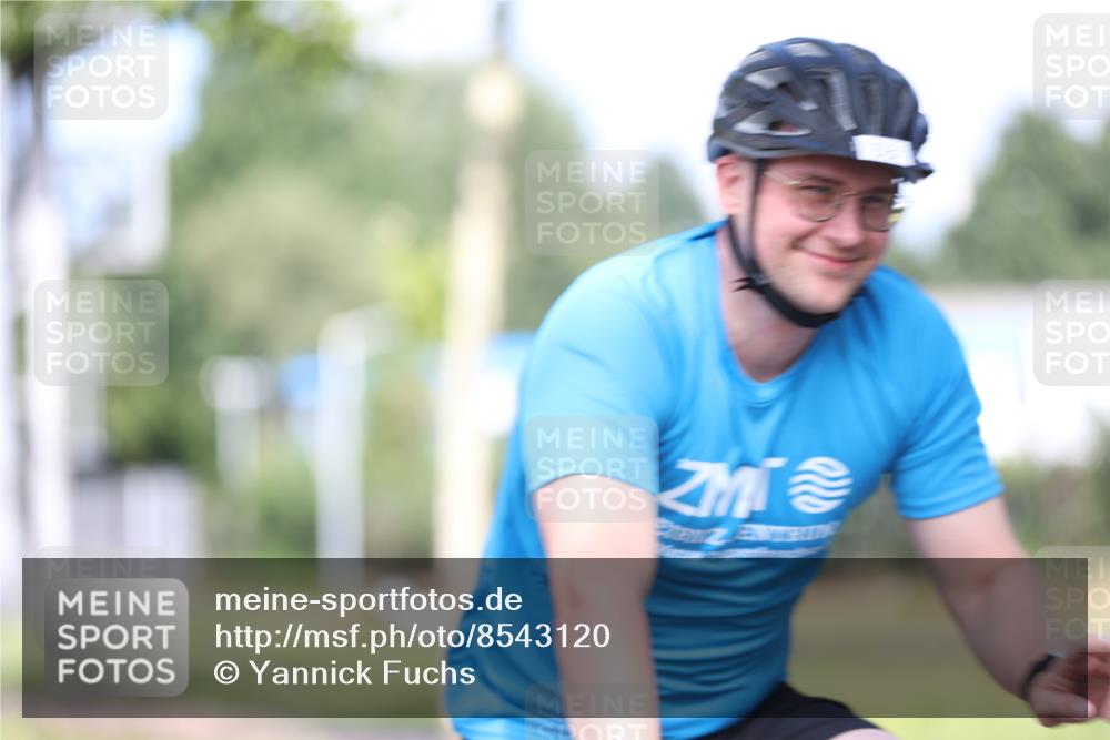 10.08.2025 - GEWOBA Citytriathlon Bremen Yannick Fuchs http://msf.ph/oto/8543120 10.08.2025 10:43:39 Radfahren 53, 217, 361, 422, 425, 487, 507 meine-sportfotos.de