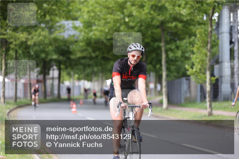 10.08.2025 - GEWOBA Citytriathlon Bremen Yannick Fuchs http://msf.ph/oto/8543129 10.08.2025 12:49:56 Radfahren 552, 648, 666, 688, 689, 692, 722, 741, 838, 856, 935, 959 meine-sportfotos.de