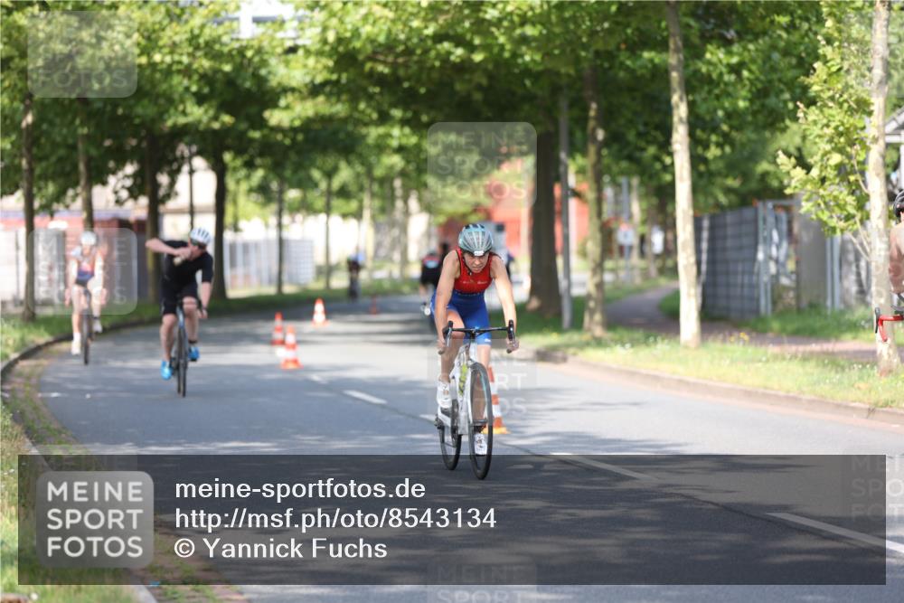 10.08.2025 - GEWOBA Citytriathlon Bremen Yannick Fuchs http://msf.ph/oto/8543134 10.08.2025 10:43:42 Radfahren 53, 179, 217, 422, 425, 487, 507 meine-sportfotos.de