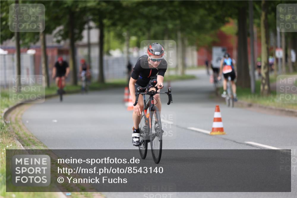 10.08.2025 - GEWOBA Citytriathlon Bremen Yannick Fuchs http://msf.ph/oto/8543140 10.08.2025 12:49:59 Radfahren 552, 648, 666, 688, 692, 722, 741, 838, 856, 935, 959 meine-sportfotos.de