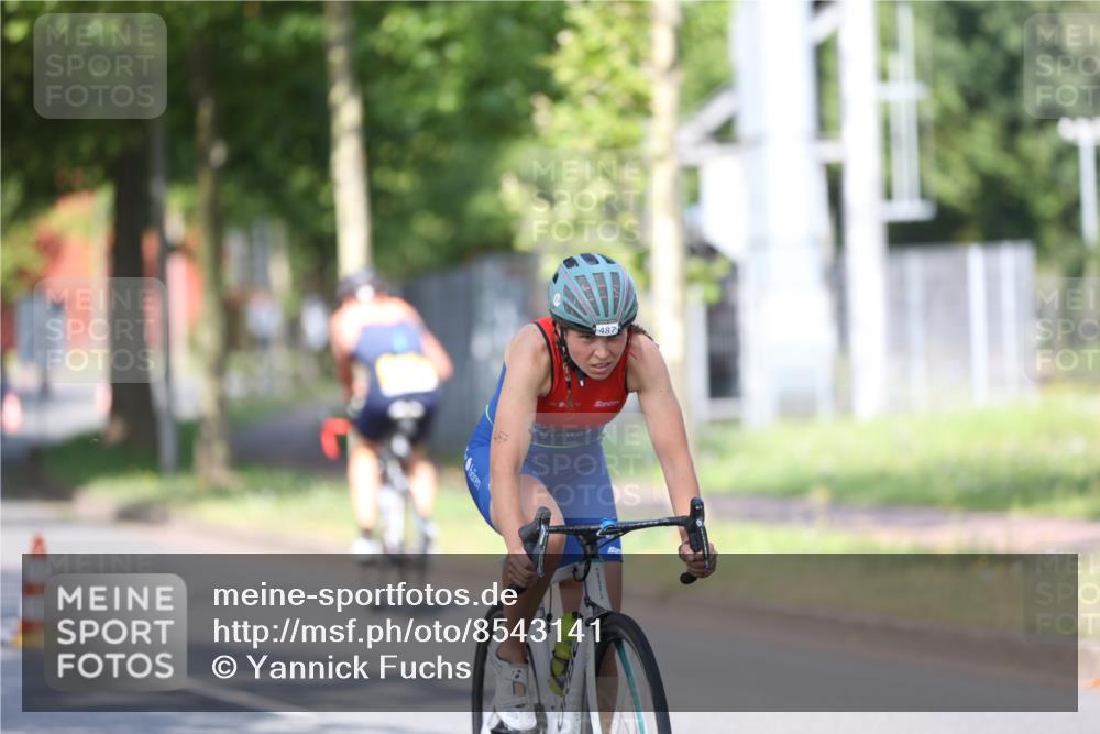 10.08.2025 - GEWOBA Citytriathlon Bremen Yannick Fuchs http://msf.ph/oto/8543141 10.08.2025 10:43:43 Radfahren 53, 179, 217, 422, 425, 487, 507 meine-sportfotos.de