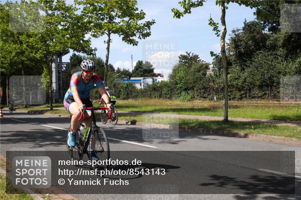 10.08.2025 - GEWOBA Citytriathlon Bremen Yannick Fuchs http://msf.ph/oto/8543143 10.08.2025 14:34:22 Radfahren 45, 76, 79, 88, 143, 144, 146, 214, 304, 316, 364, 375, 392, 424, 443, 515, 524 meine-sportfotos.de