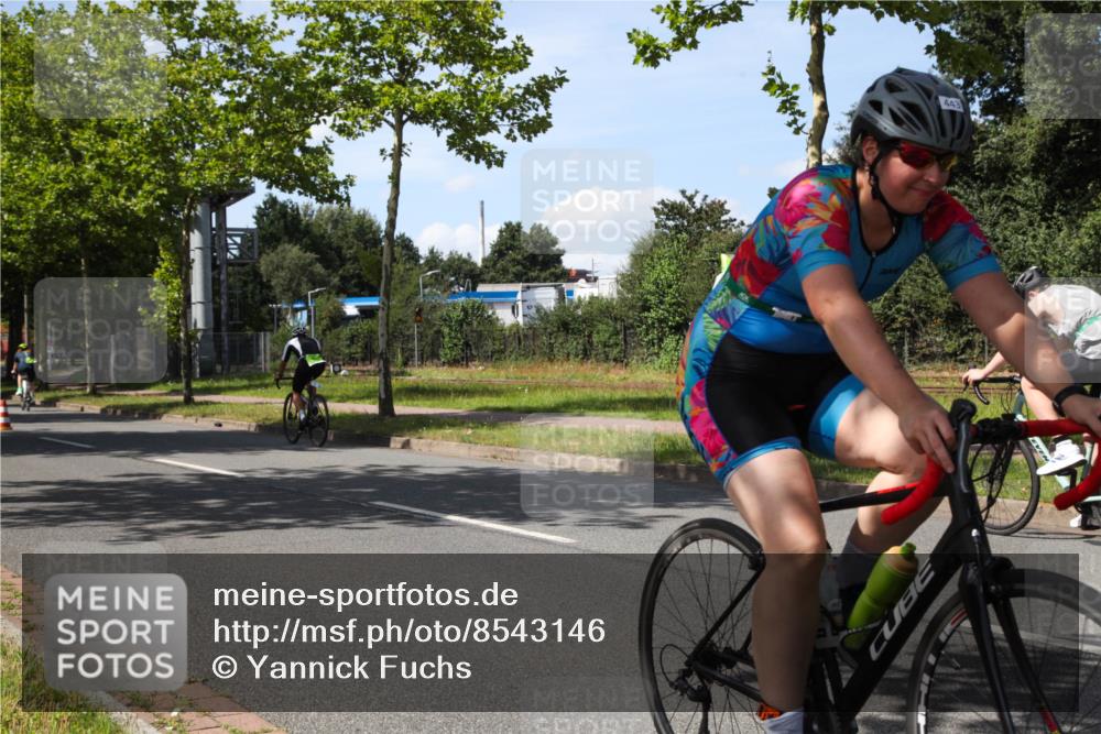 10.08.2025 - GEWOBA Citytriathlon Bremen Yannick Fuchs http://msf.ph/oto/8543146 10.08.2025 14:34:22 Radfahren 45, 76, 79, 88, 143, 144, 146, 214, 304, 316, 364, 375, 392, 424, 443, 515, 524 meine-sportfotos.de