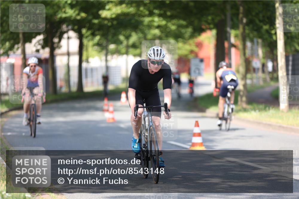 10.08.2025 - GEWOBA Citytriathlon Bremen Yannick Fuchs http://msf.ph/oto/8543148 10.08.2025 10:43:44 Radfahren 53, 179, 217, 422, 425, 487, 507 meine-sportfotos.de