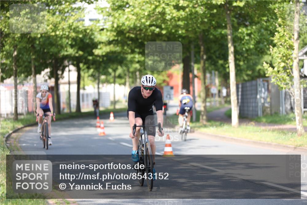 10.08.2025 - GEWOBA Citytriathlon Bremen Yannick Fuchs http://msf.ph/oto/8543152 10.08.2025 10:43:44 Radfahren 53, 179, 217, 422, 425, 487, 507 meine-sportfotos.de