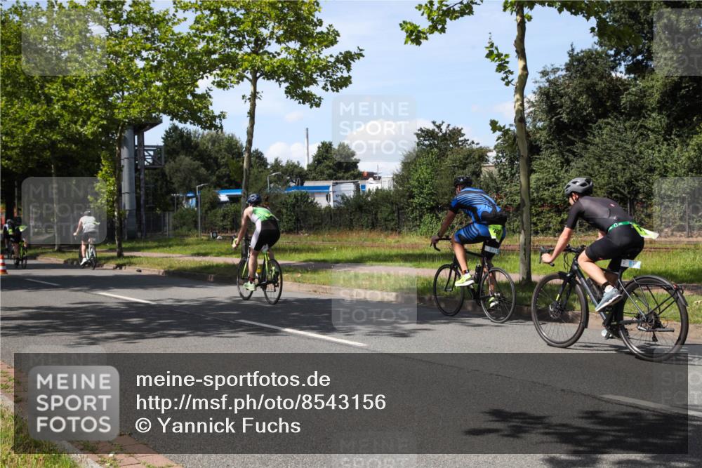10.08.2025 - GEWOBA Citytriathlon Bremen Yannick Fuchs http://msf.ph/oto/8543156 10.08.2025 14:34:25 Radfahren 45, 76, 79, 88, 143, 144, 146, 214, 304, 316, 375, 392, 424, 443, 465, 515, 524 meine-sportfotos.de