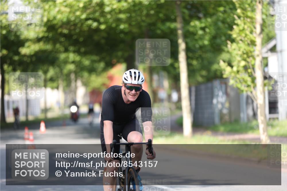 10.08.2025 - GEWOBA Citytriathlon Bremen Yannick Fuchs http://msf.ph/oto/8543157 10.08.2025 10:43:44 Radfahren 53, 179, 217, 422, 425, 487, 507 meine-sportfotos.de