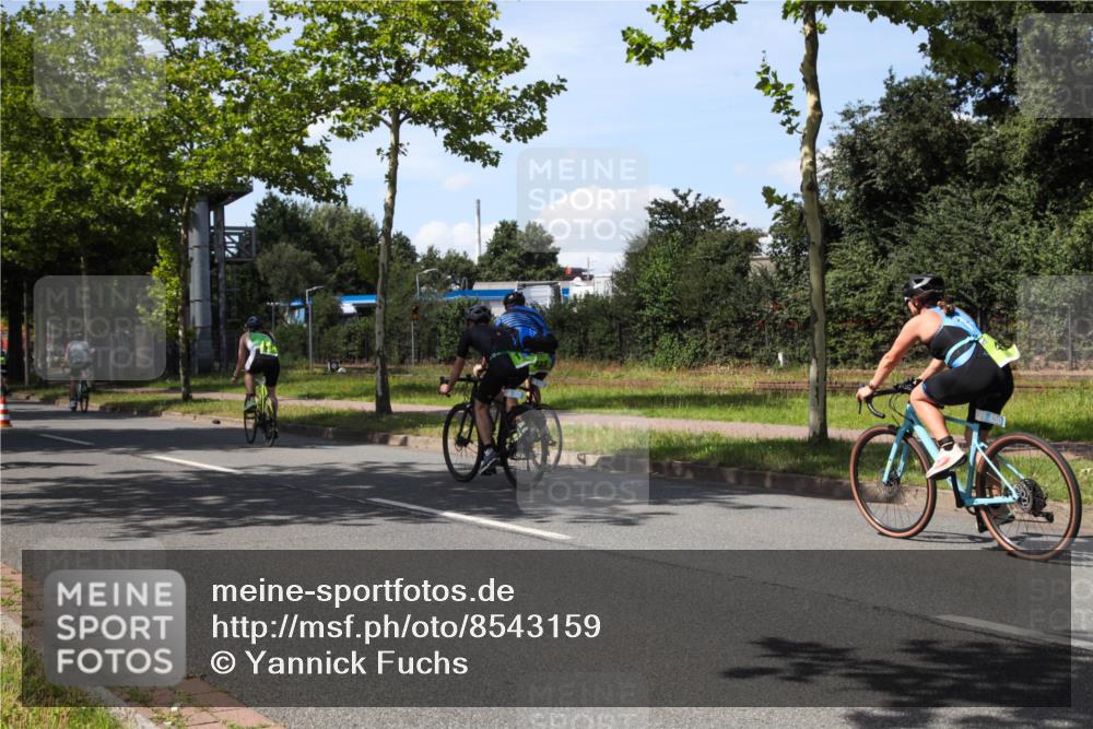 10.08.2025 - GEWOBA Citytriathlon Bremen Yannick Fuchs http://msf.ph/oto/8543159 10.08.2025 14:34:25 Radfahren 45, 76, 79, 88, 143, 144, 146, 214, 304, 316, 375, 392, 424, 443, 465, 515, 524 meine-sportfotos.de