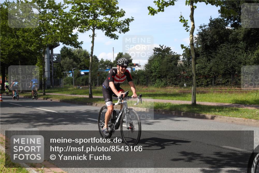 10.08.2025 - GEWOBA Citytriathlon Bremen Yannick Fuchs http://msf.ph/oto/8543166 10.08.2025 14:34:28 Radfahren 45, 76, 79, 88, 143, 144, 146, 214, 304, 316, 375, 392, 424, 443, 465, 515, 524 meine-sportfotos.de
