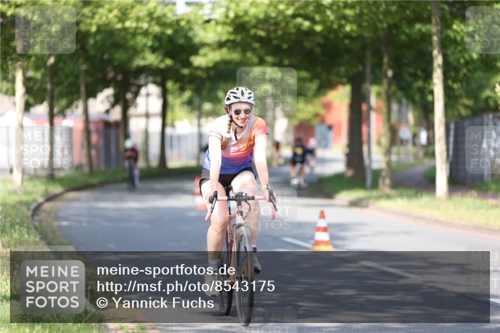 10.08.2025 - GEWOBA Citytriathlon Bremen Yannick Fuchs http://msf.ph/oto/8543175 10.08.2025 10:43:46 Radfahren 53, 179, 217, 425, 487, 507 meine-sportfotos.de