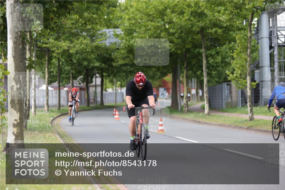 10.08.2025 - GEWOBA Citytriathlon Bremen Yannick Fuchs http://msf.ph/oto/8543178 10.08.2025 12:50:04 Radfahren 552, 688, 692, 722, 741, 752, 838, 935, 959 meine-sportfotos.de