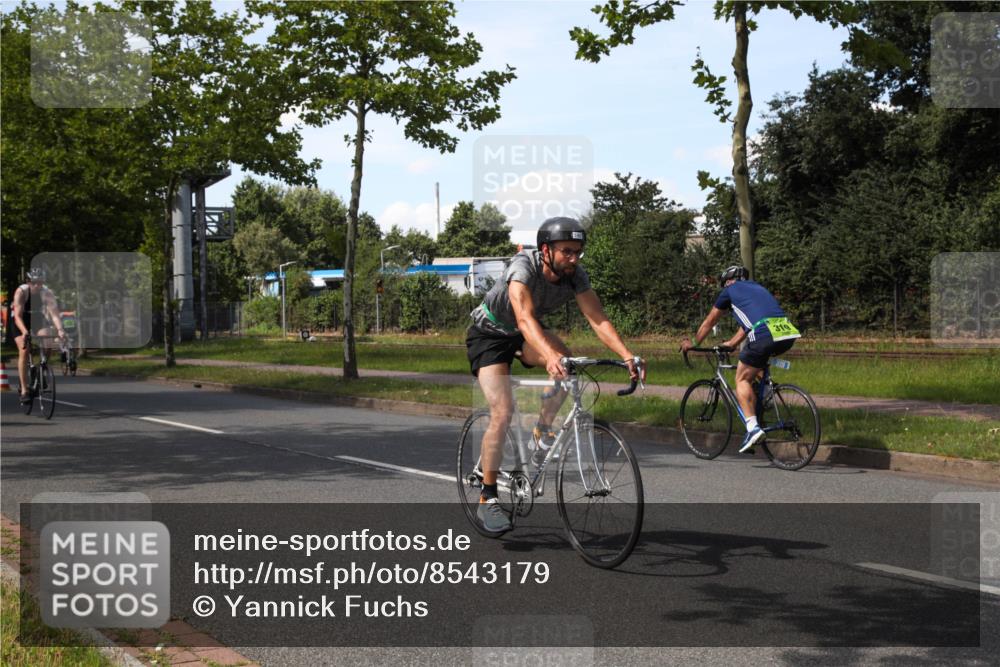 10.08.2025 - GEWOBA Citytriathlon Bremen Yannick Fuchs http://msf.ph/oto/8543179 10.08.2025 14:34:32 Radfahren 45, 76, 79, 88, 143, 144, 146, 300, 304, 316, 375, 392, 465, 524 meine-sportfotos.de
