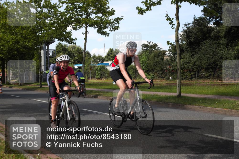 10.08.2025 - GEWOBA Citytriathlon Bremen Yannick Fuchs http://msf.ph/oto/8543180 10.08.2025 14:34:34 Radfahren 79, 88, 143, 144, 146, 300, 304, 316, 375, 392, 465, 511, 524 meine-sportfotos.de
