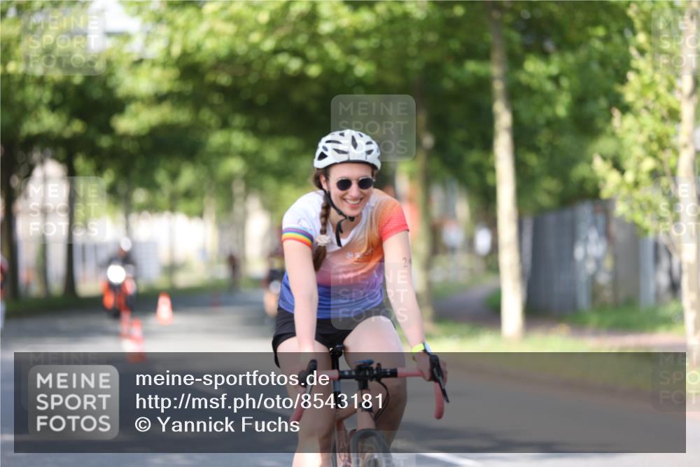 10.08.2025 - GEWOBA Citytriathlon Bremen Yannick Fuchs http://msf.ph/oto/8543181 10.08.2025 10:43:47 Radfahren 53, 179, 217, 425, 487, 507 meine-sportfotos.de