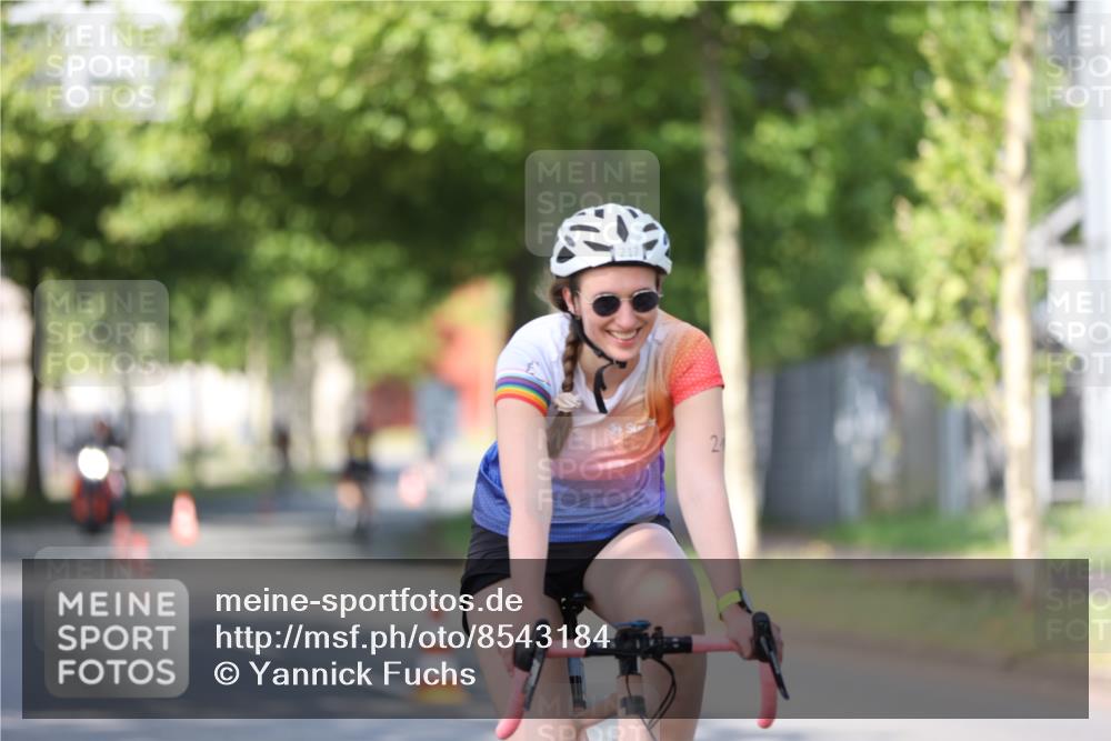 10.08.2025 - GEWOBA Citytriathlon Bremen Yannick Fuchs http://msf.ph/oto/8543184 10.08.2025 10:43:47 Radfahren 53, 179, 217, 425, 487, 507 meine-sportfotos.de