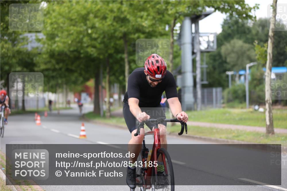 10.08.2025 - GEWOBA Citytriathlon Bremen Yannick Fuchs http://msf.ph/oto/8543185 10.08.2025 12:50:05 Radfahren 552, 692, 722, 741, 752, 838, 852, 935, 959 meine-sportfotos.de