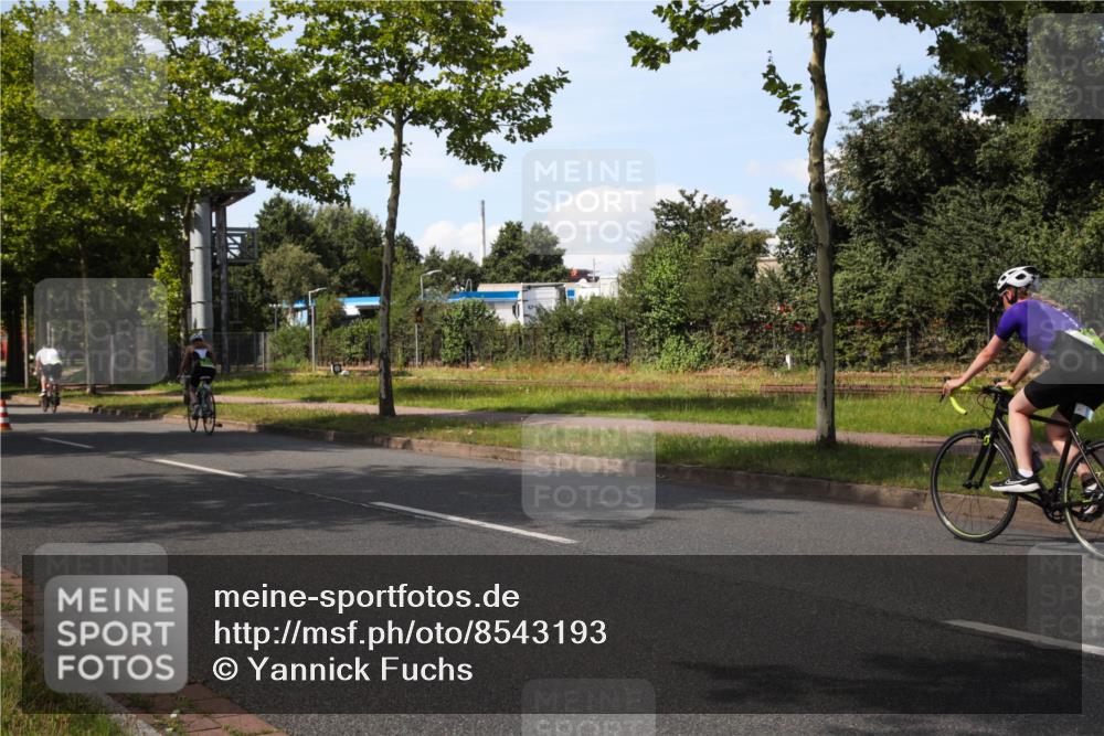 10.08.2025 - GEWOBA Citytriathlon Bremen Yannick Fuchs http://msf.ph/oto/8543193 10.08.2025 14:34:39 Radfahren 79, 88, 144, 146, 300, 304, 375, 392, 465, 502, 511, 524 meine-sportfotos.de