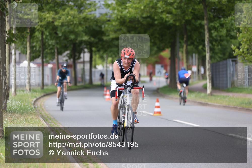 10.08.2025 - GEWOBA Citytriathlon Bremen Yannick Fuchs http://msf.ph/oto/8543195 10.08.2025 12:50:06 Radfahren 552, 722, 741, 752, 838, 852, 935, 959 meine-sportfotos.de