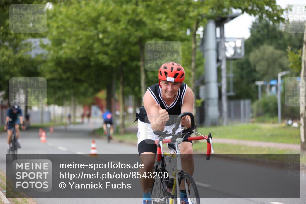 10.08.2025 - GEWOBA Citytriathlon Bremen Yannick Fuchs http://msf.ph/oto/8543200 10.08.2025 12:50:07 Radfahren 643, 722, 741, 752, 838, 852, 935, 959 meine-sportfotos.de