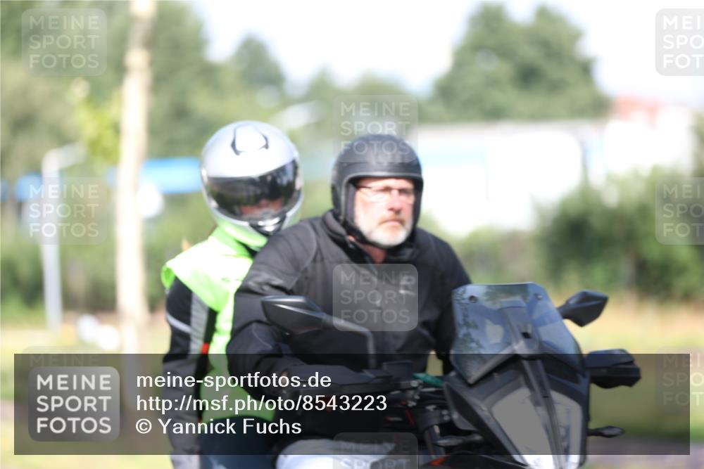 10.08.2025 - GEWOBA Citytriathlon Bremen Yannick Fuchs http://msf.ph/oto/8543223 10.08.2025 10:43:52 Radfahren 179, 217, 425, 487, 507 meine-sportfotos.de
